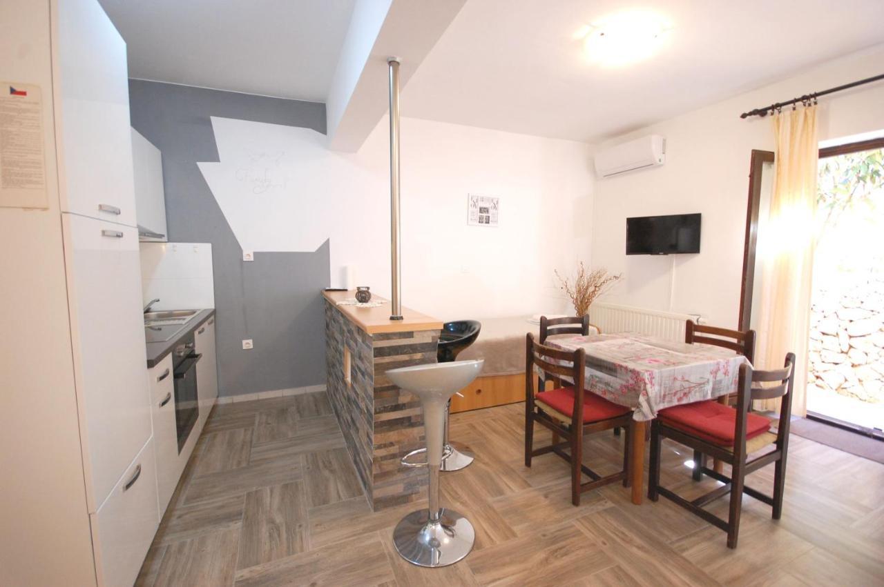 Apartments Snjezana By El-Pi Tours Nijvice Zewnętrze zdjęcie