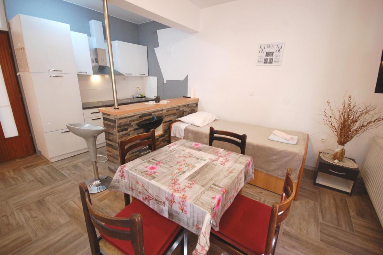 Apartments Snjezana By El-Pi Tours Nijvice Zewnętrze zdjęcie