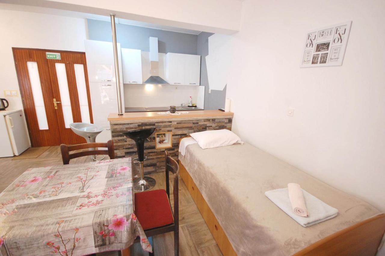 Apartments Snjezana By El-Pi Tours Nijvice Zewnętrze zdjęcie